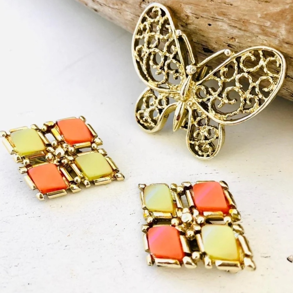 Vintage Butterfly Brooch Thermoset Earrings